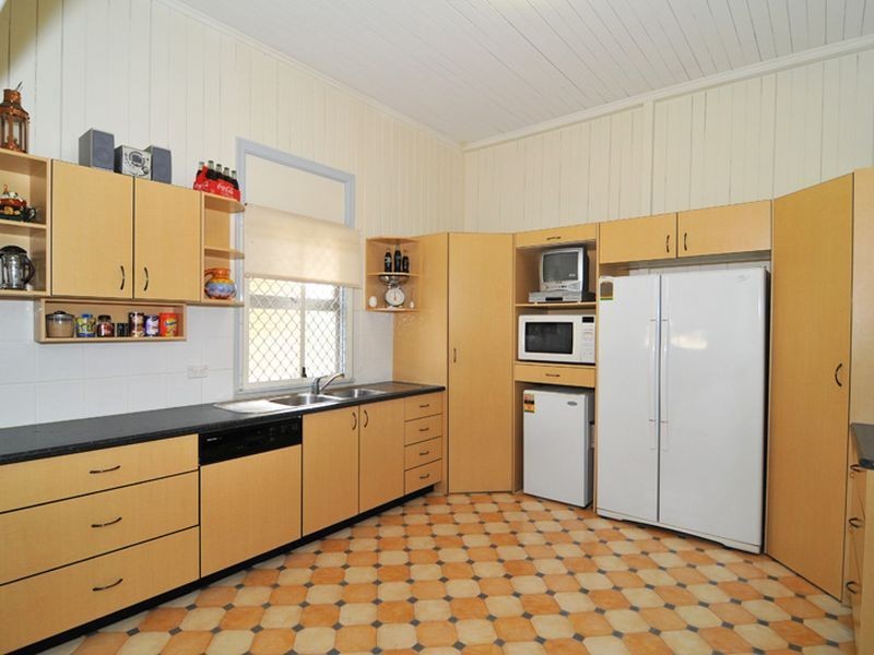 6 Limestone Street, Ipswich QLD 4305