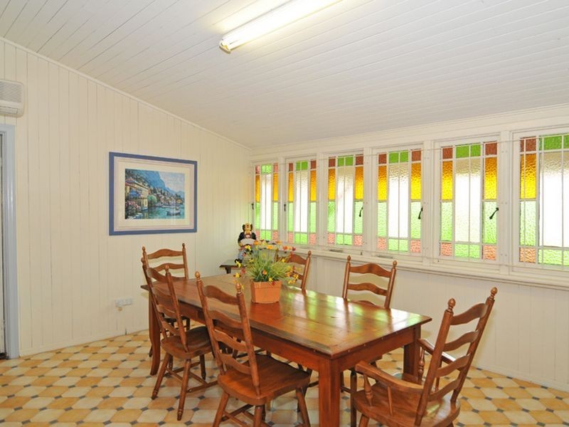 6 Limestone Street, Ipswich QLD 4305