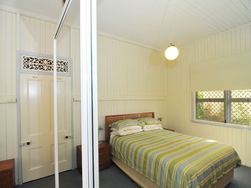 6 Limestone Street, Ipswich QLD 4305