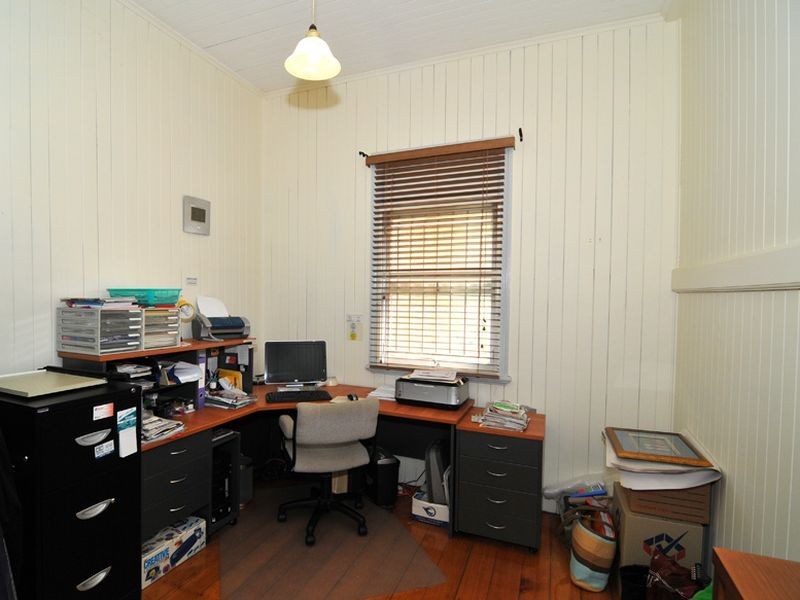 6 Limestone Street, Ipswich QLD 4305