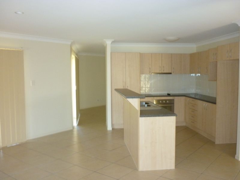 5 Angela Place, Yamanto QLD 4305