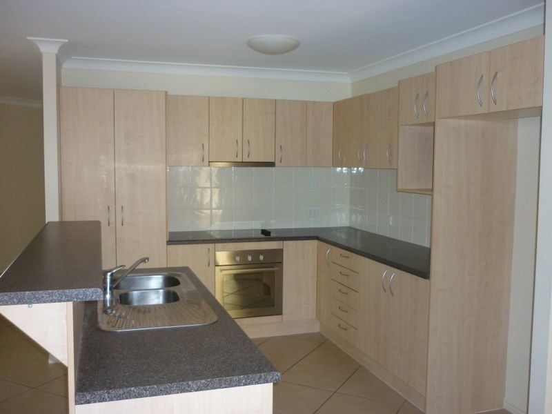 5 Angela Place, Yamanto QLD 4305