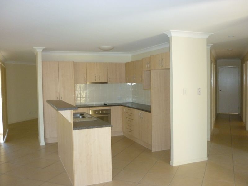 5 Angela Place, Yamanto QLD 4305