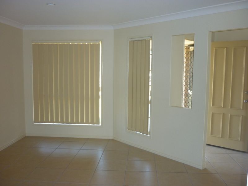 5 Angela Place, Yamanto QLD 4305
