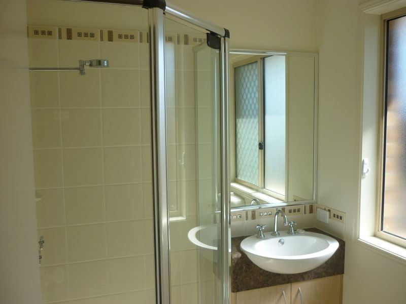 5 Angela Place, Yamanto QLD 4305