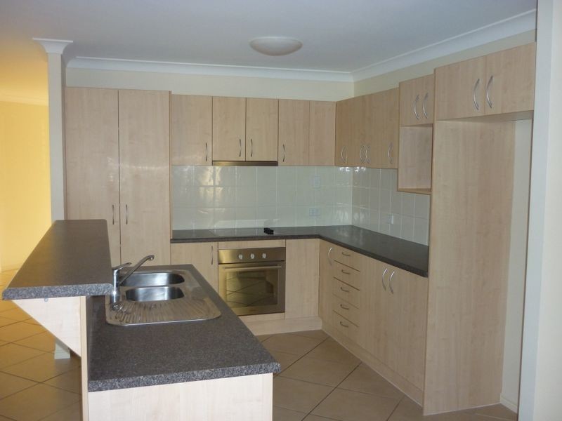 5 Angela Place, Yamanto QLD 4305