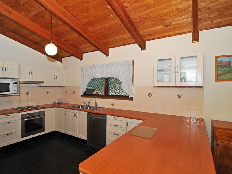 86 Phillip Crescent, Barellan Point QLD 4306