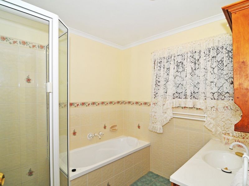 86 Phillip Crescent, Barellan Point QLD 4306