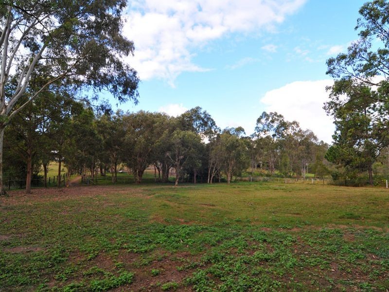 86 Phillip Crescent, Barellan Point QLD 4306