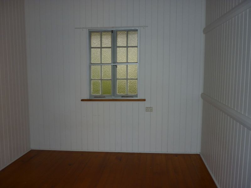 75 Glebe Road, Silkstone QLD 4304