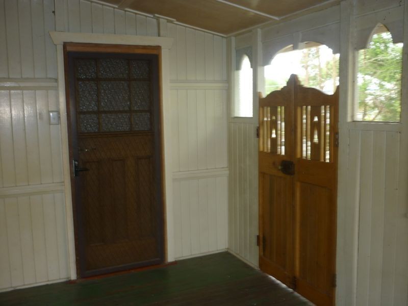 75 Glebe Road, Silkstone QLD 4304