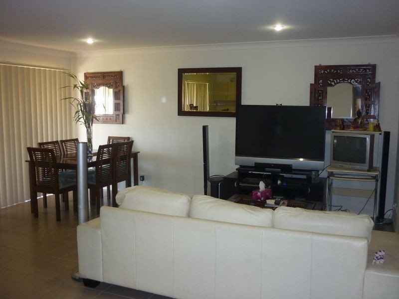 16 Brighton Street, Raceview QLD 4305