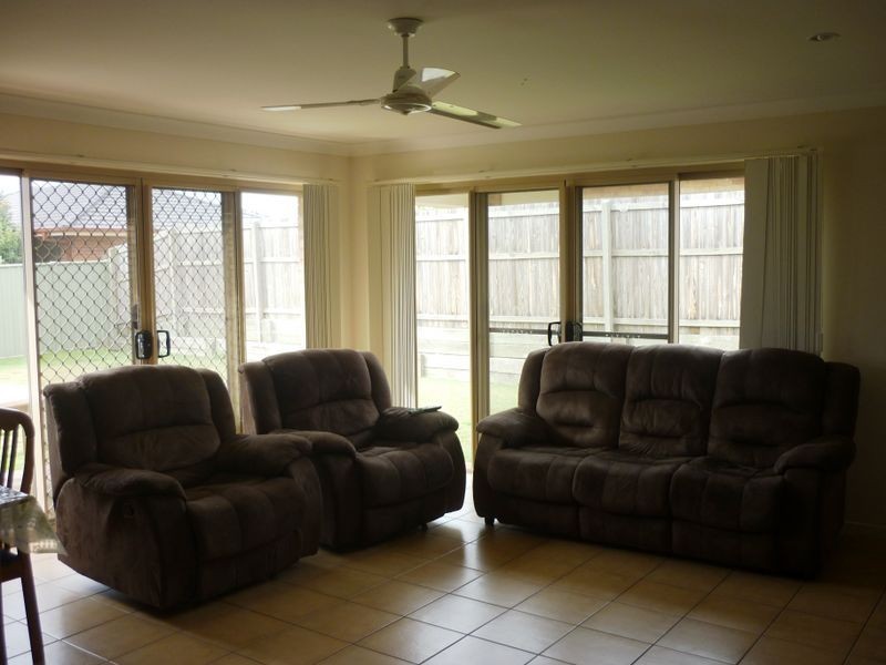 4 Wattle Crescent, Raceview QLD 4305