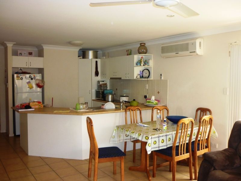 4 Wattle Crescent, Raceview QLD 4305