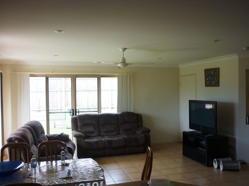 4 Wattle Crescent, Raceview QLD 4305