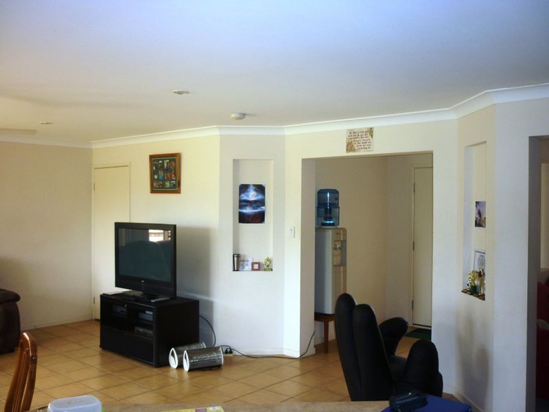 4 Wattle Crescent, Raceview QLD 4305