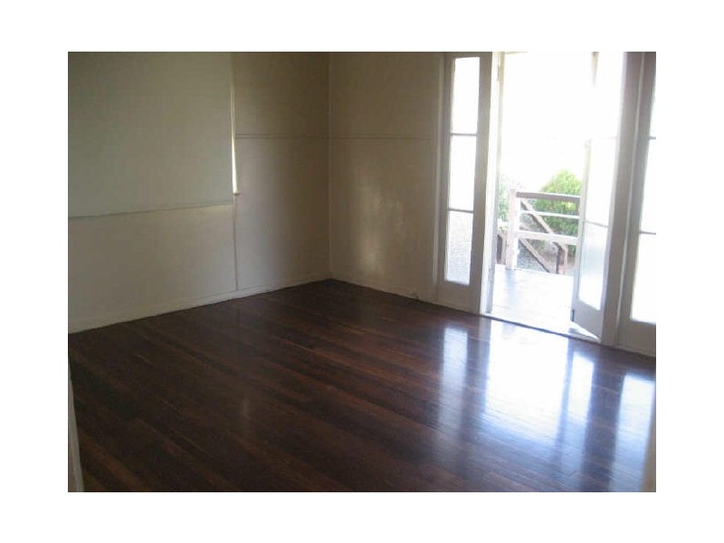 2 Perrett, Bundamba QLD 4304