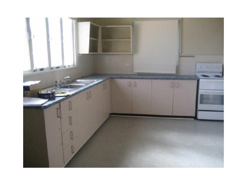 2 Perrett, Bundamba QLD 4304