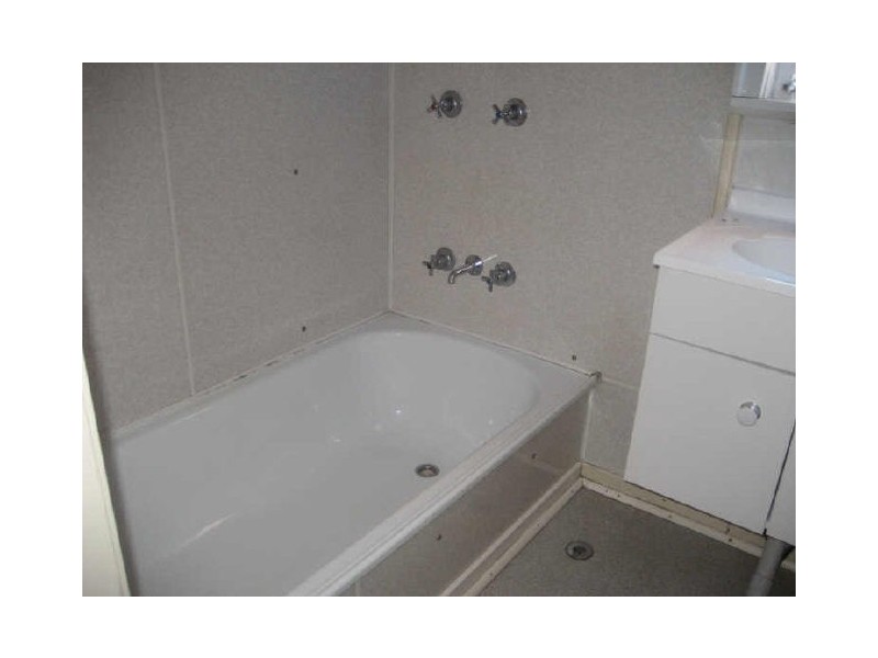 2 Perrett, Bundamba QLD 4304