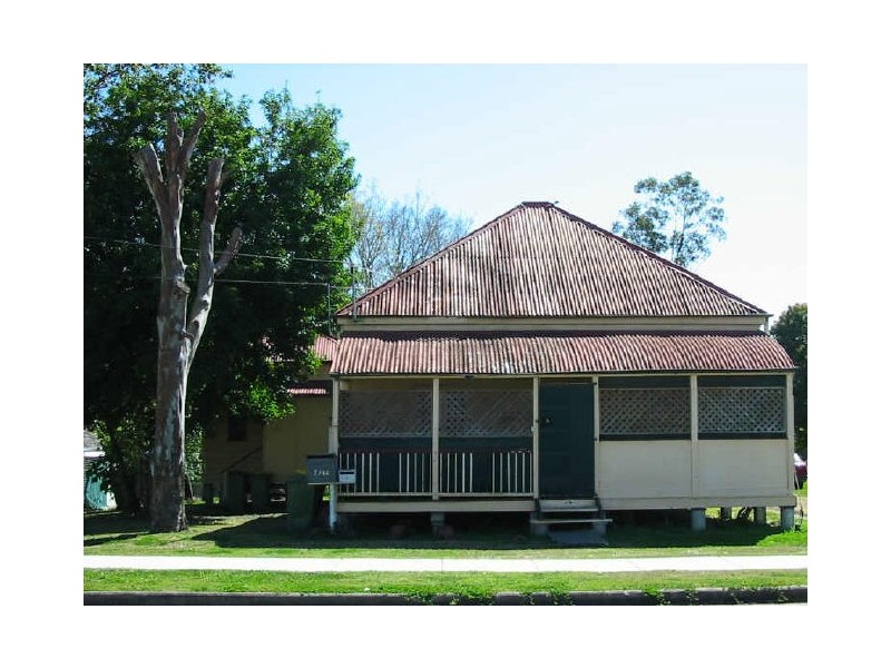 2/44 Railway, Booval QLD 4304