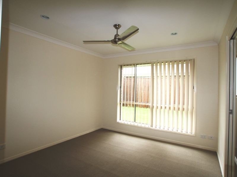 6 Tunstall Place, Brassall QLD 4305