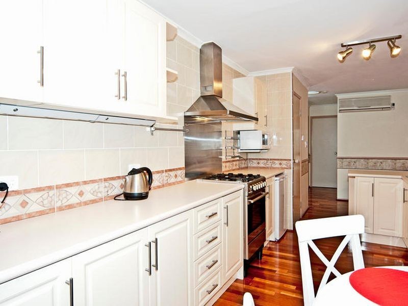 37 Cowley Drive, Flinders View QLD 4305