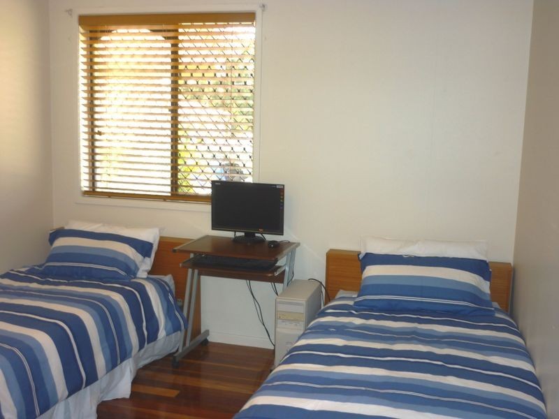 13 Olive Street, Raceview QLD 4305