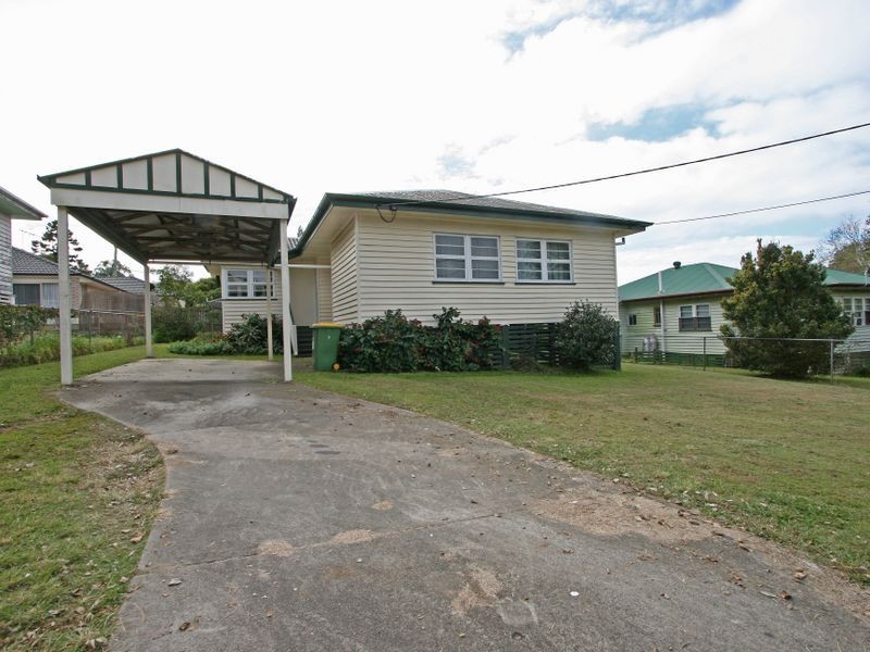 8 Miller Street, North Booval QLD 4304