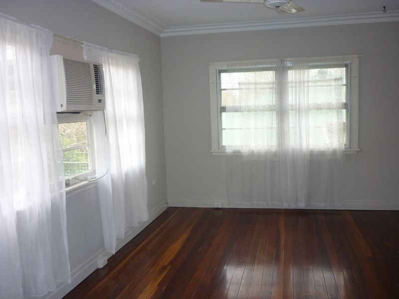 8 Miller Street, North Booval QLD 4304
