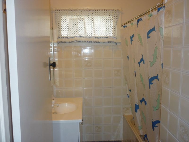 8 Miller Street, North Booval QLD 4304