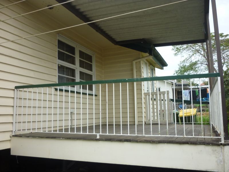 8 Miller Street, North Booval QLD 4304