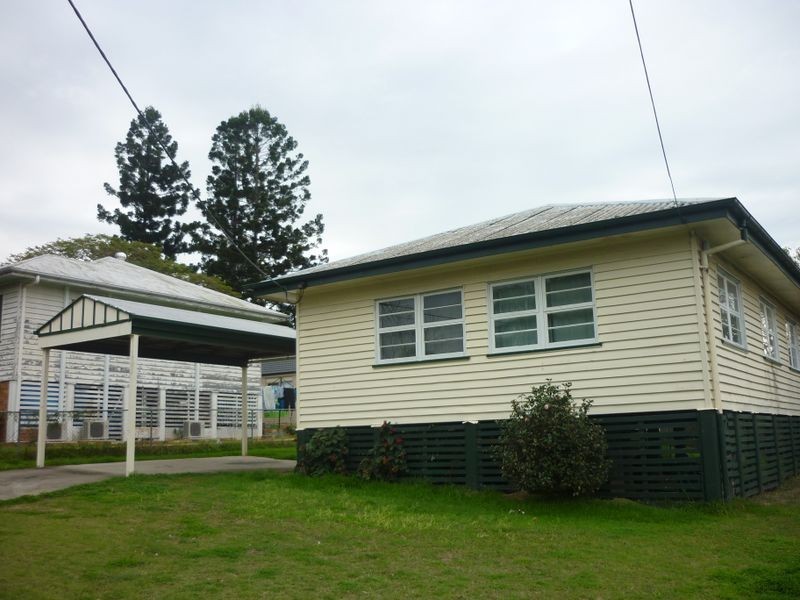 8 Miller Street, North Booval QLD 4304
