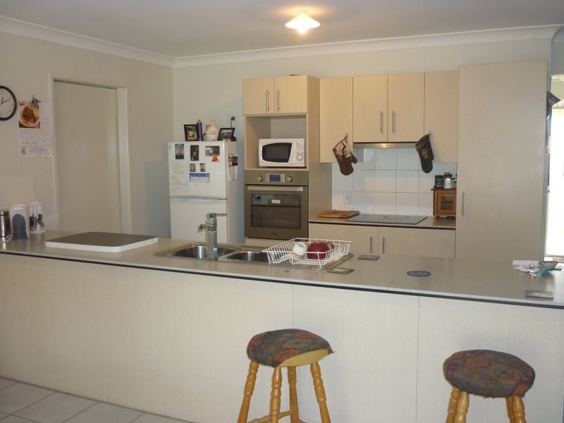 17 Figtree Court, Yamanto QLD 4305