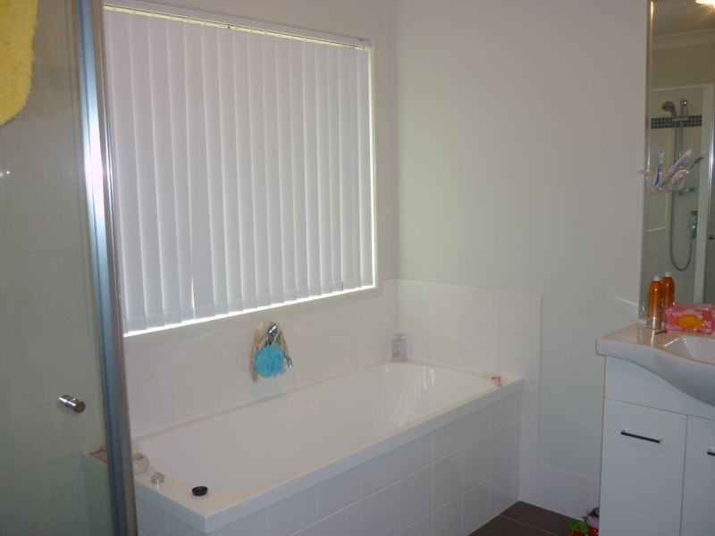 17 Figtree Court, Yamanto QLD 4305