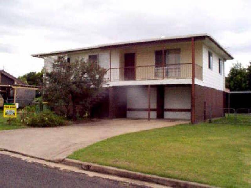 5 Barnes Court, Silkstone QLD 4304