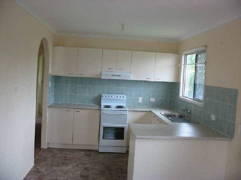 5 Barnes Court, Silkstone QLD 4304