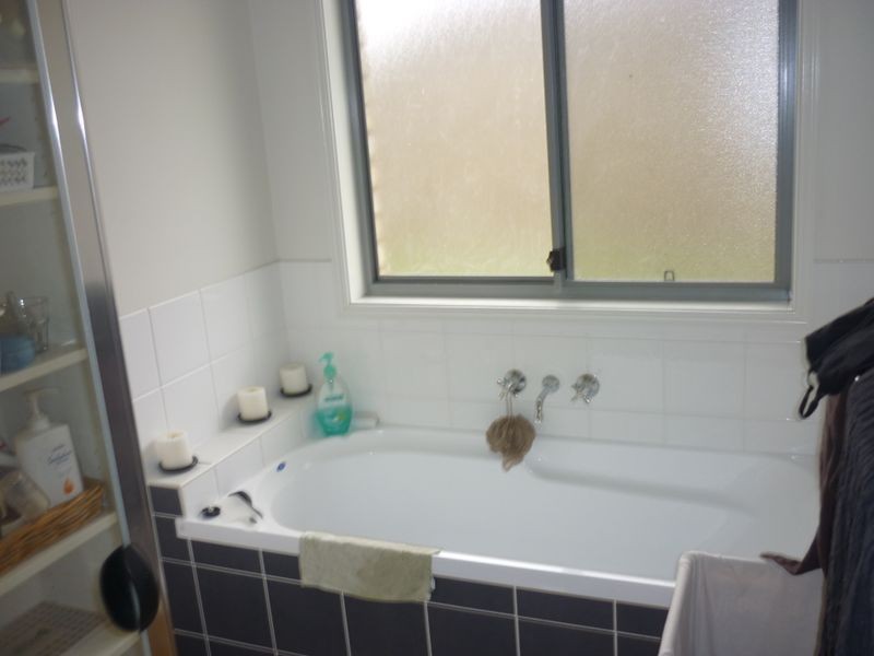 72 Anna Drive, Raceview QLD 4305