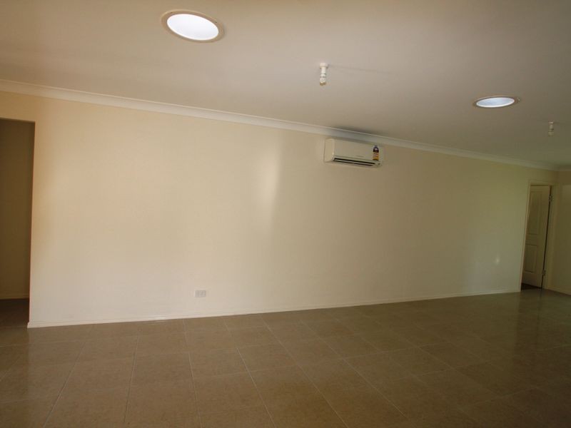 32 Chalmers Place, North Ipswich QLD 4305