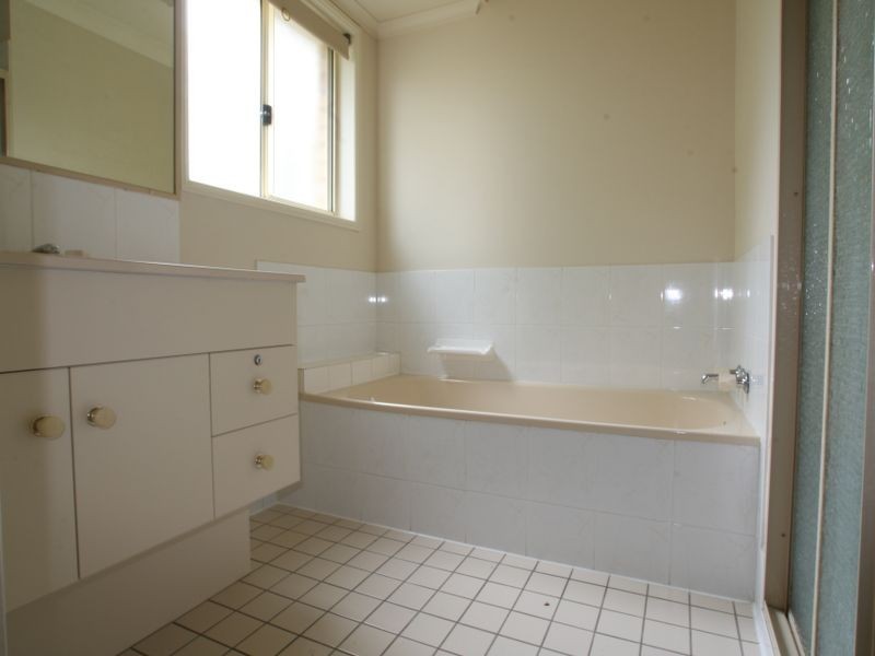18 Peppercorn Place, Flinders View QLD 4305