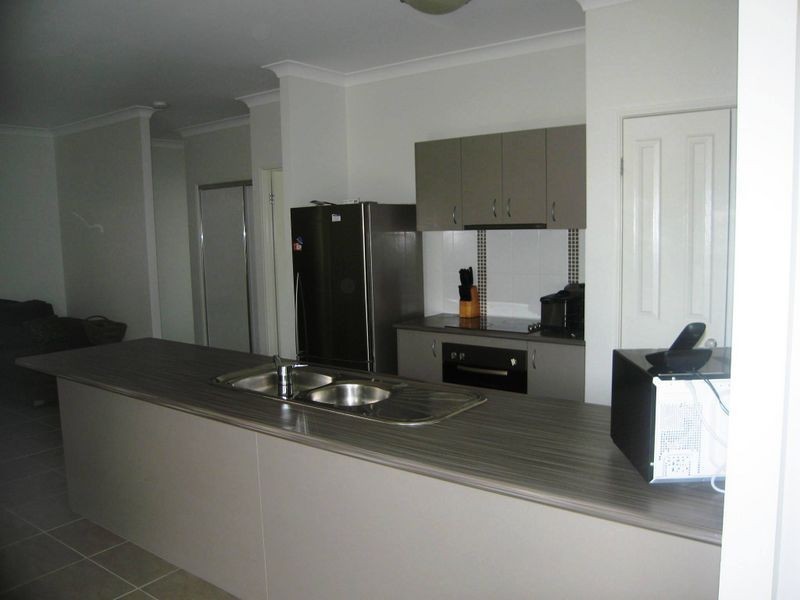 15 Eric Drive, Blackstone QLD 4304