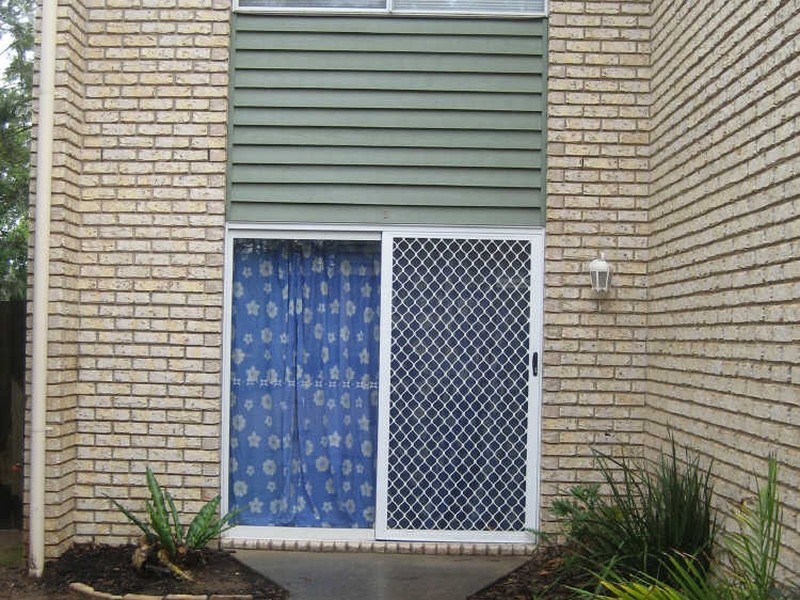 3/5 Duce STreet, Bundamba QLD 4304