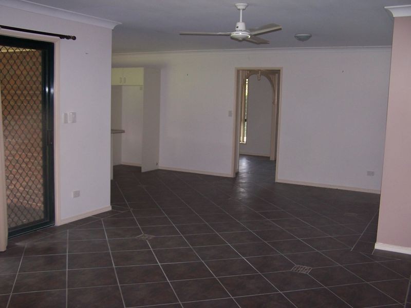24 Jonquil Circuit, Flinders View QLD 4305