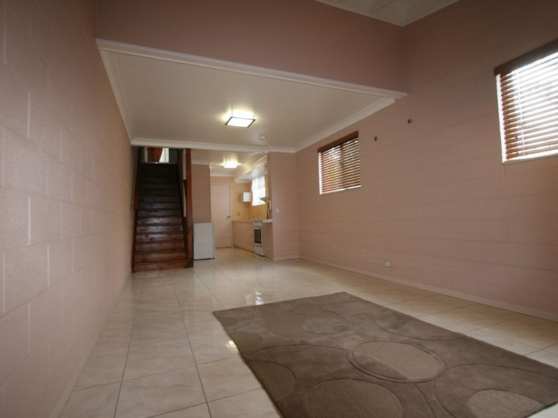 1/61 South Station Road, Booval QLD 4304