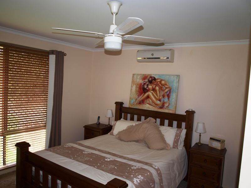 11 Diosma Close, Yamanto QLD 4305