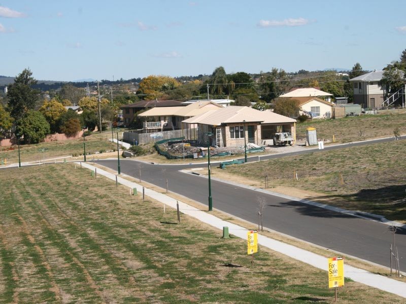 56 – 60 Thompson Street, Silkstone QLD 4304