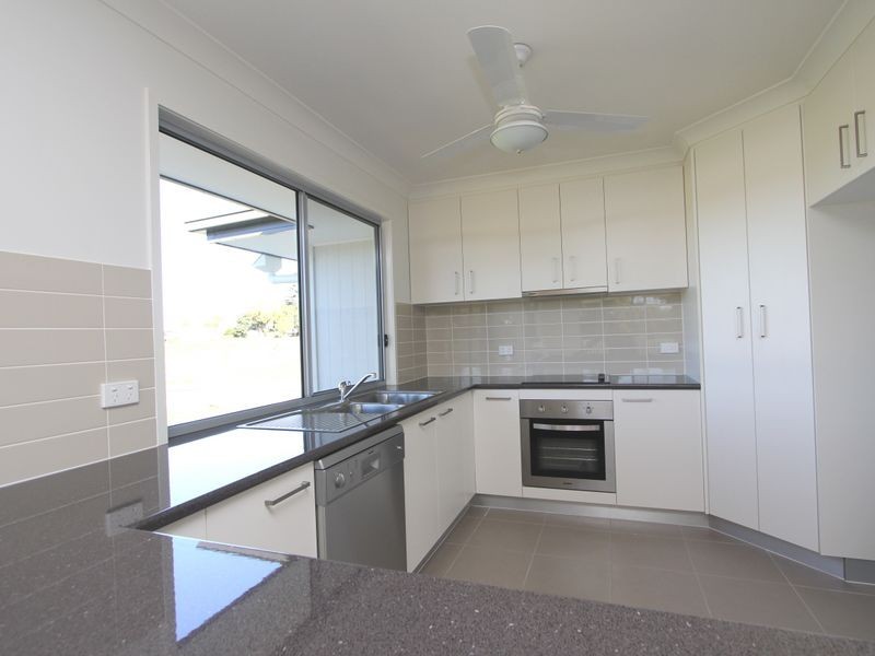 54 Thompson St, Silkstone QLD 4304
