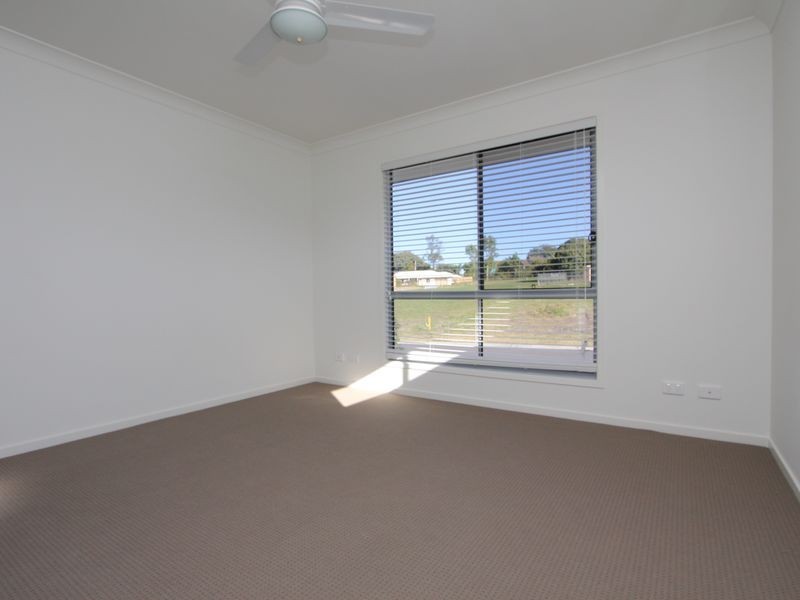 54 Thompson St, Silkstone QLD 4304