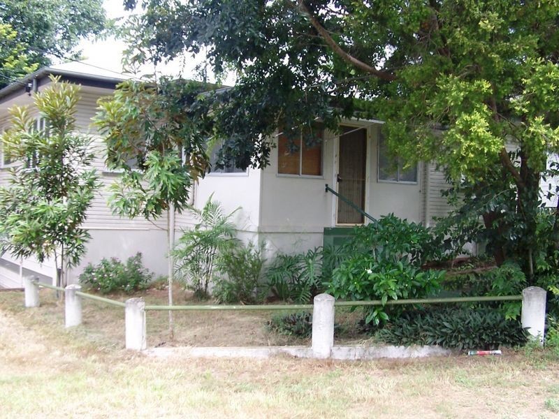 42 Whitehill Road, Eastern Heights QLD 4305