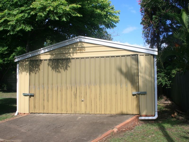 4 Ian Street, Eastern Heights QLD 4305