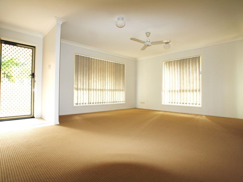 10 John Staines Crescent, North Ipswich QLD 4305